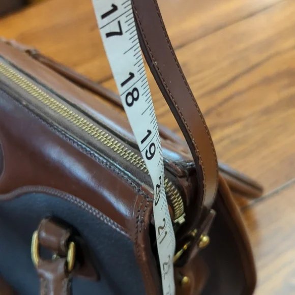 Dooney And Bourke Purse - Picture 11 of 16